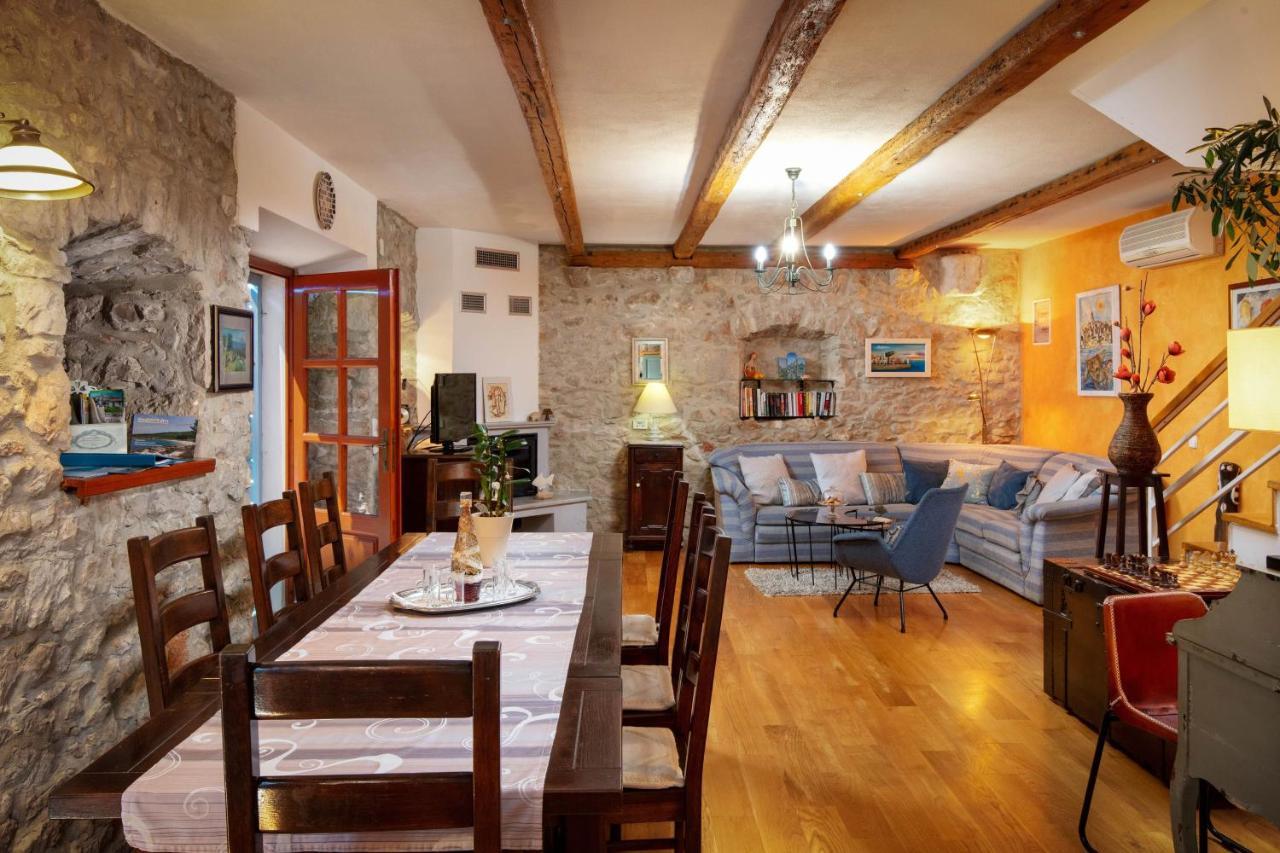 Villa Vicina Heritage Villa For 9,Milna - Close To Restaurants And Shops Exterior photo
